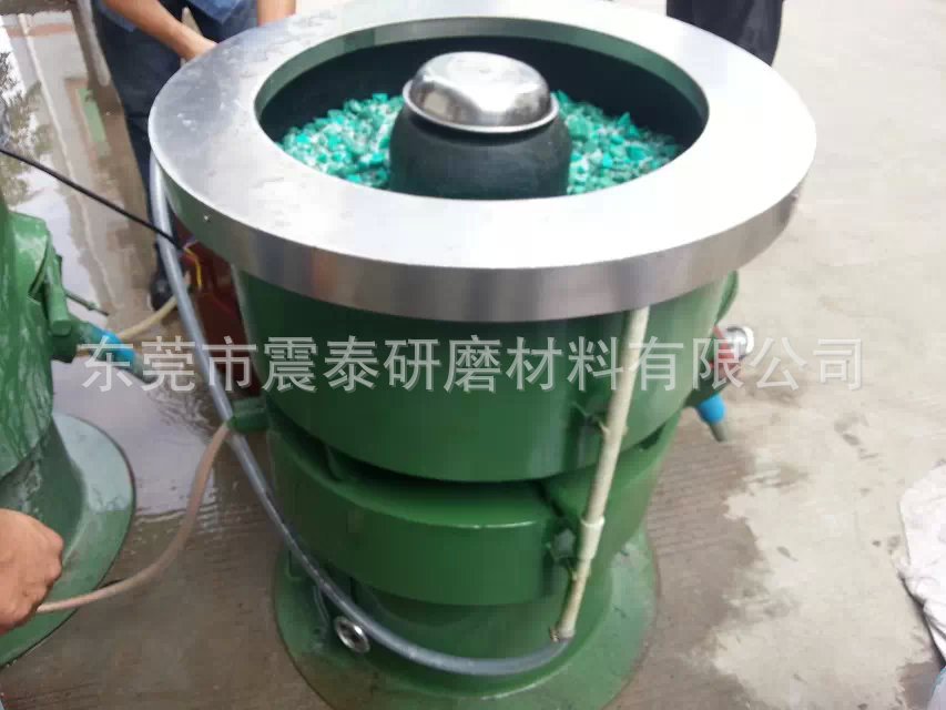 振動研磨機(jī)帶自動加水清洗功能
